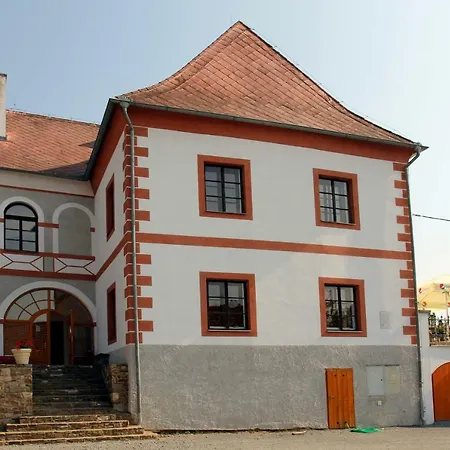 Zamek Liboun Lounovice pod Blanikem
