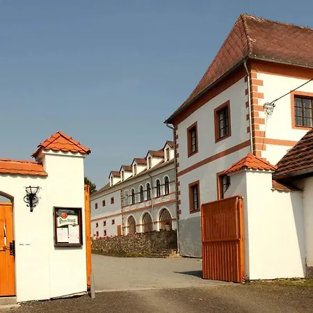 Zamek Liboun Lounovice pod Blanikem
