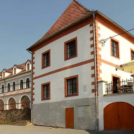 Zamek Liboun Guest house *