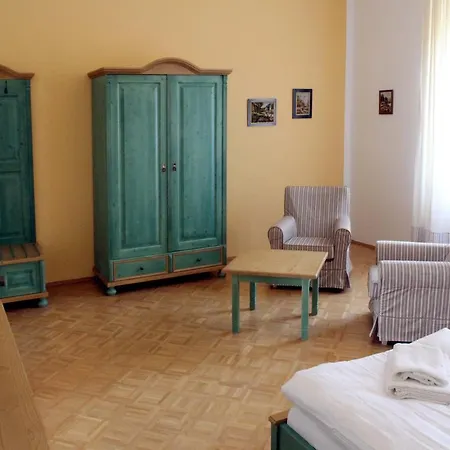Zamek Liboun * Lounovice pod Blanikem