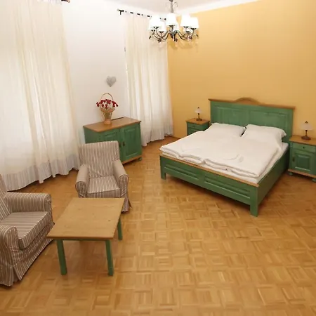 Zamek Liboun Guest house Lounovice pod Blanikem