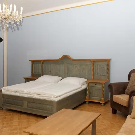 Zamek Liboun Guest house *