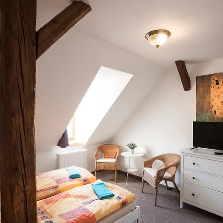 Zamek Liboun * Lounovice pod Blanikem